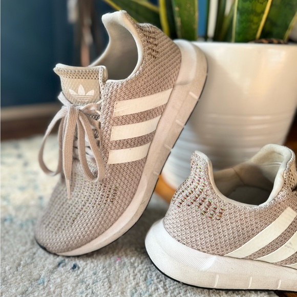 💯 Adidas Swift Run W Sneakers | Casual Beige - Picture 4 of 11